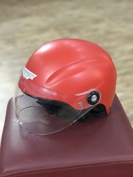 Mũ bảo hiểm có kính - Mũ Bảo Hiểm Tuấn Bình - Doanh Nghiệp Tư Nhân Sản Xuất Và Thương Mại Tuấn Bình